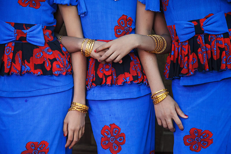 Festival girls - Pakokku, Myanmar - Street Photography and art of the composition