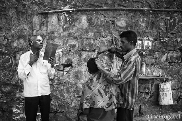 Colaba street walk, Mumbai - 35 Fantastic Black and Whiite Street Photographs